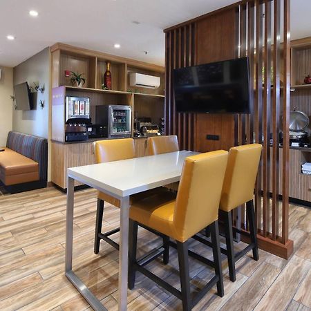 Towneplace Suites Tucson Casas Adobes Bagian luar foto